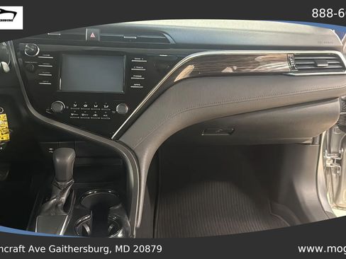 Used 2018 Toyota Camry LE FWD image 9