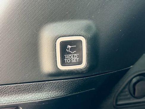 Used 2024 Jeep Grand Cherokee Altitude image 36