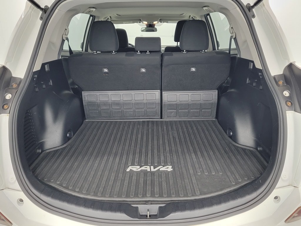Used 2017 Toyota RAV4 XLE w/ All Weather Liner Package AWD/4WD image 28