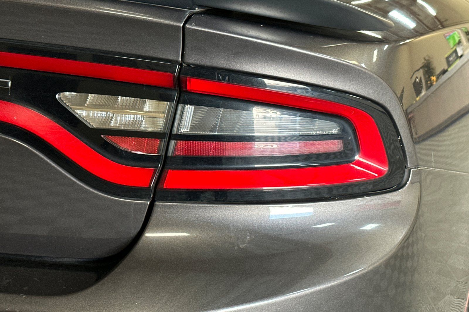 Used 2017 Dodge Charger SE w/ Blacktop Package RWD image 46