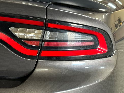 Used 2017 Dodge Charger SE w/ Blacktop Package RWD image 46