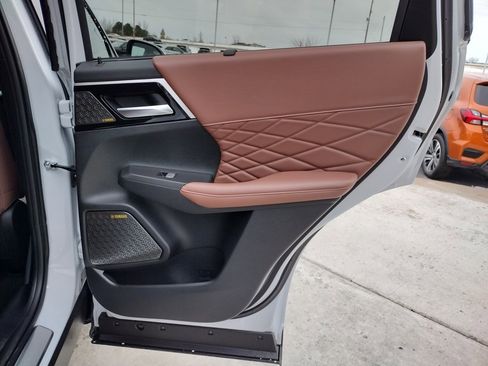 New 2026 Mitsubishi Outlander SEL image 35