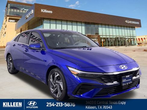 Used 2025 Hyundai Elantra SEL image 10