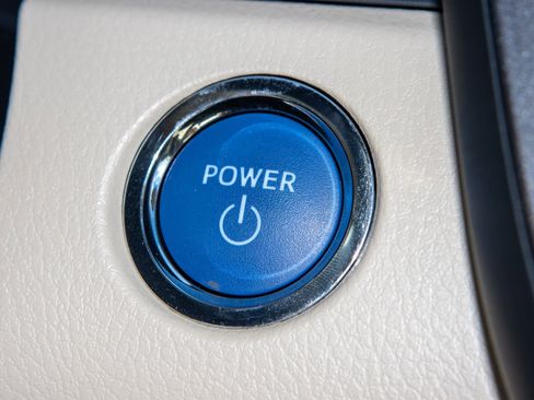 Used 2023 Toyota Camry LE image 28