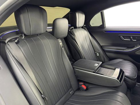 Used 2022 Mercedes-Benz S 500 4MATIC w/ AMG Line Package image 48
