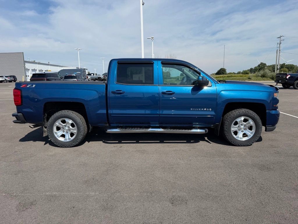 Used 2018 Chevrolet Silverado 1500 LT w/ All Star Edition AWD/4WD image 5