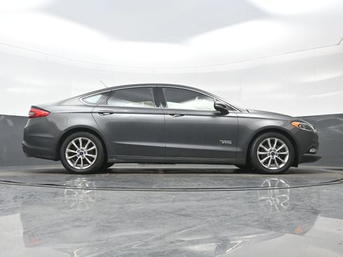 Used 2017 Ford Fusion Energi SE image 32