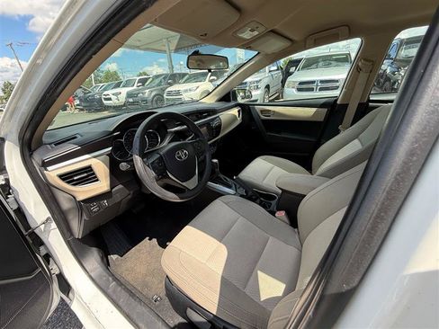 Used 2014 Toyota Corolla LE FWD image 19