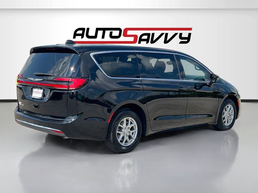 Used 2026 Chrysler Pacifica Select FWD image 7