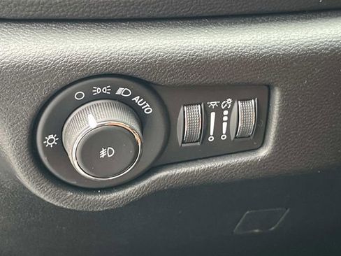 New 2026 Chrysler Pacifica Pinnacle image 25