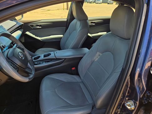 Used 2019 Toyota Avalon Limited FWD image 23