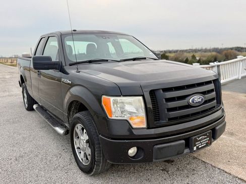 Used 2010 Ford F150 STX image 3