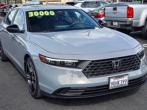 Used 2025 Honda Accord Sport image 19