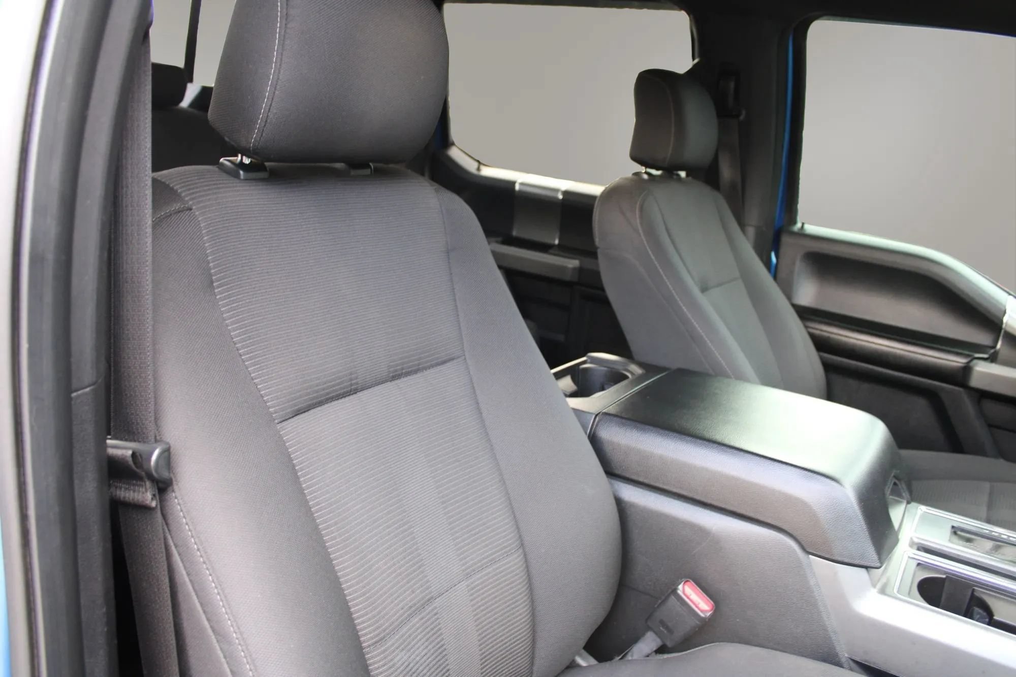 Used 2015 Ford F150 XLT w/ Equipment Group 302A Luxury AWD/4WD image 23