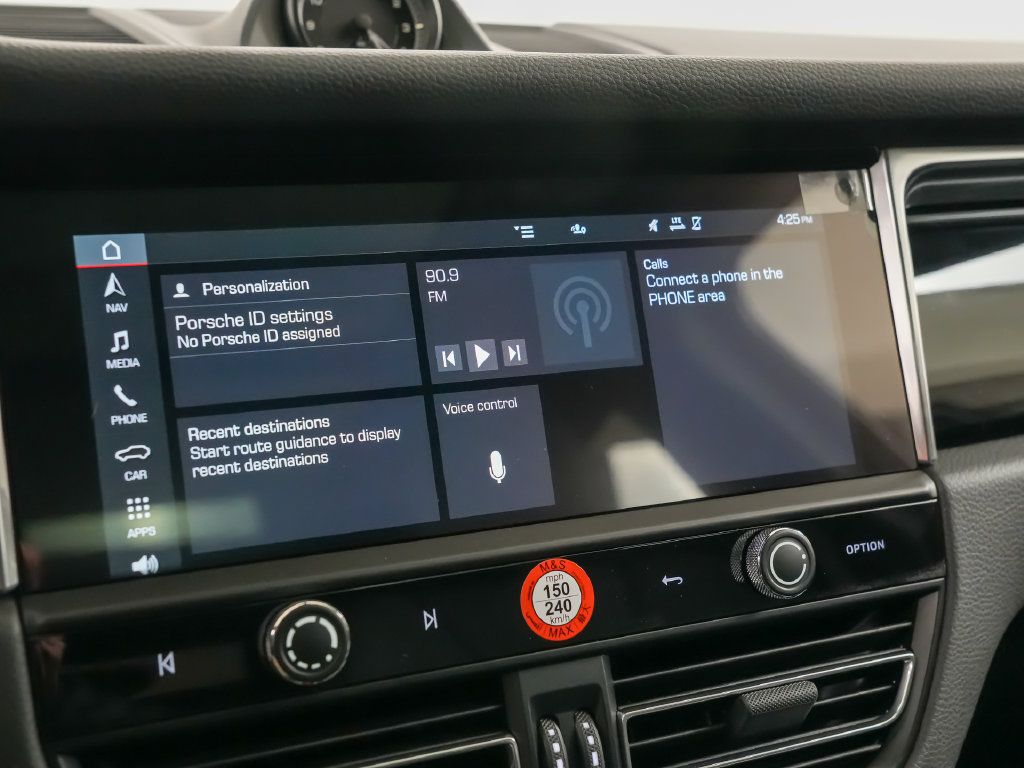 Certified 2026 Porsche Macan AWD/4WD image 30