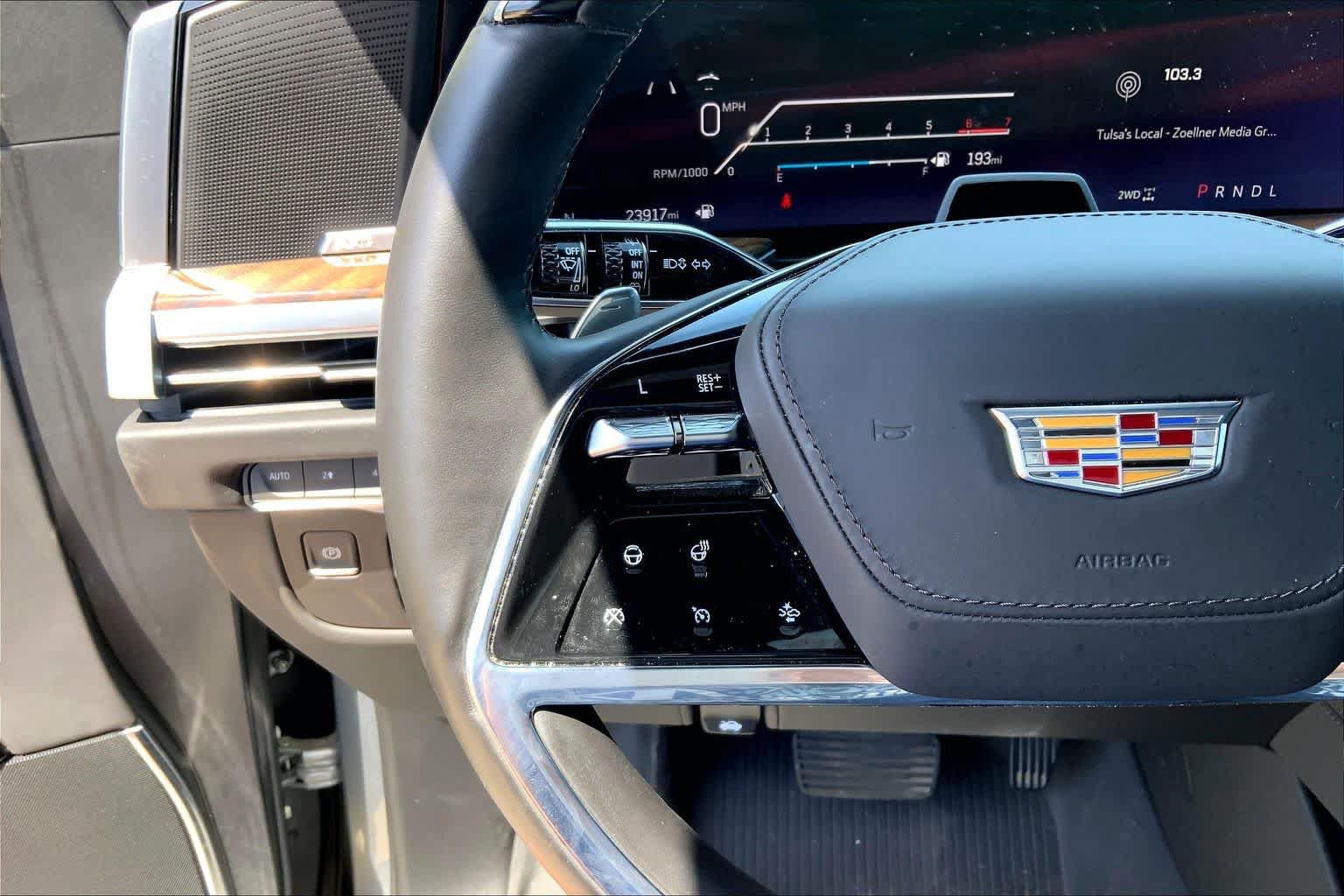 Used 2025 Cadillac Escalade Premium Luxury Platinum w/ LPO, Floor Liner Package AWD/4WD image 22