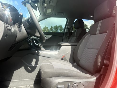 New 2025 Chevrolet Blazer LT w/ Convenience Package image 9