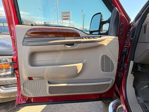 Used 2003 Ford F250 XLT image 14