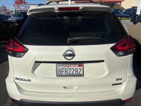 Used 2018 Nissan Rogue SV image 6