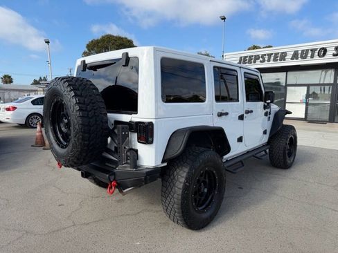 Used 2015 Jeep Wrangler Unlimited Sahara AWD/4WD image 5