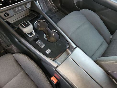 Certified 2025 Nissan Rogue S FWD image 22