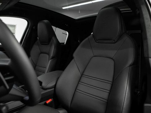 New 2026 Porsche Cayenne GTS AWD/4WD image 5