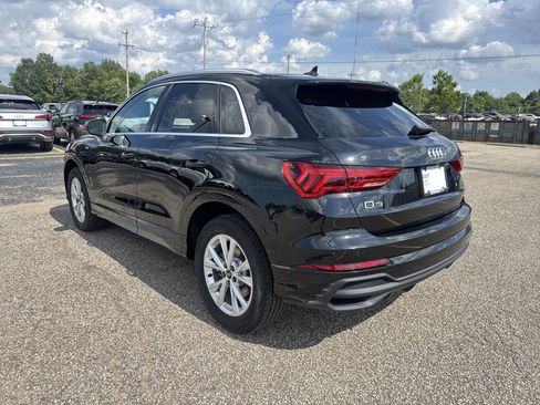 Certified 2025 Audi Q3 2.0T Premium w/ Convenience Package AWD/4WD image 4
