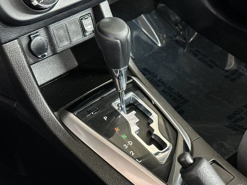 Used 2014 Toyota Corolla L FWD image 17