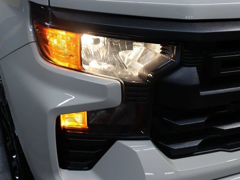 Used 2026 Chevrolet Silverado 1500 Custom w/ Turbomax Blackout Package AWD/4WD image 12