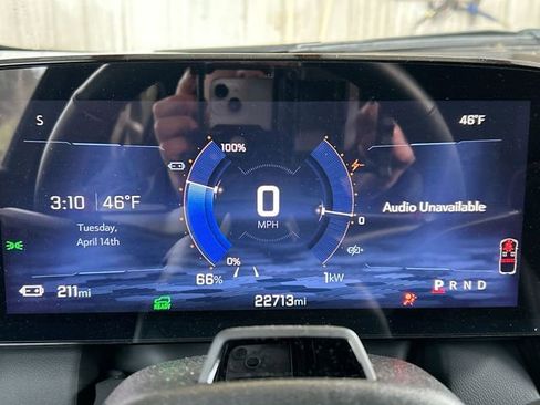 Used 2024 Chevrolet Equinox EV RS FWD image 11