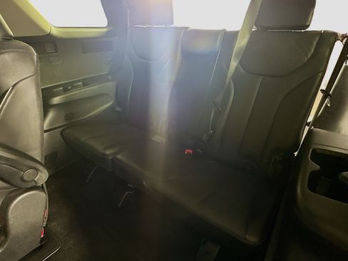 Used 2025 Hyundai Palisade SEL FWD image 28