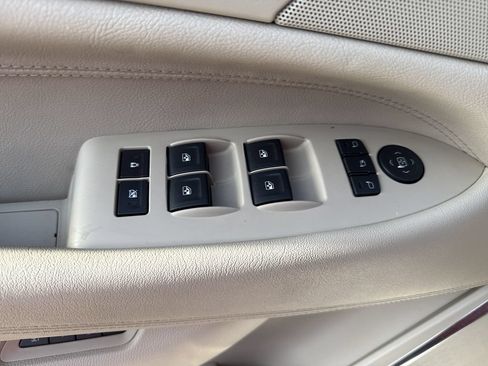 Used 2016 Cadillac Escalade ESV Luxury RWD image 11