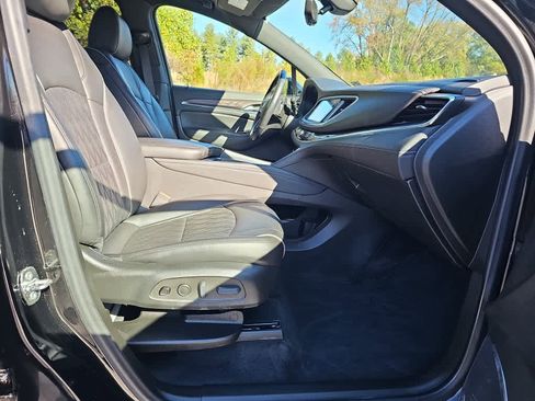 Used 2022 Buick Enclave Avenir image 23