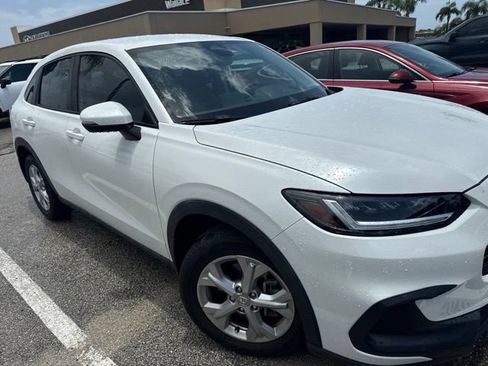 Used 2024 Honda HR-V LX image 3