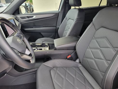 Used 2026 Volkswagen Atlas Cross Sport SE FWD image 19