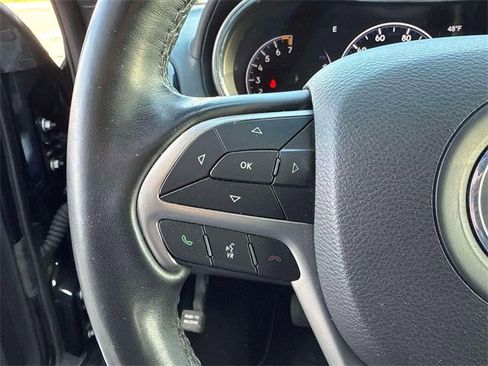 Used 2020 Jeep Grand Cherokee Overland image 26