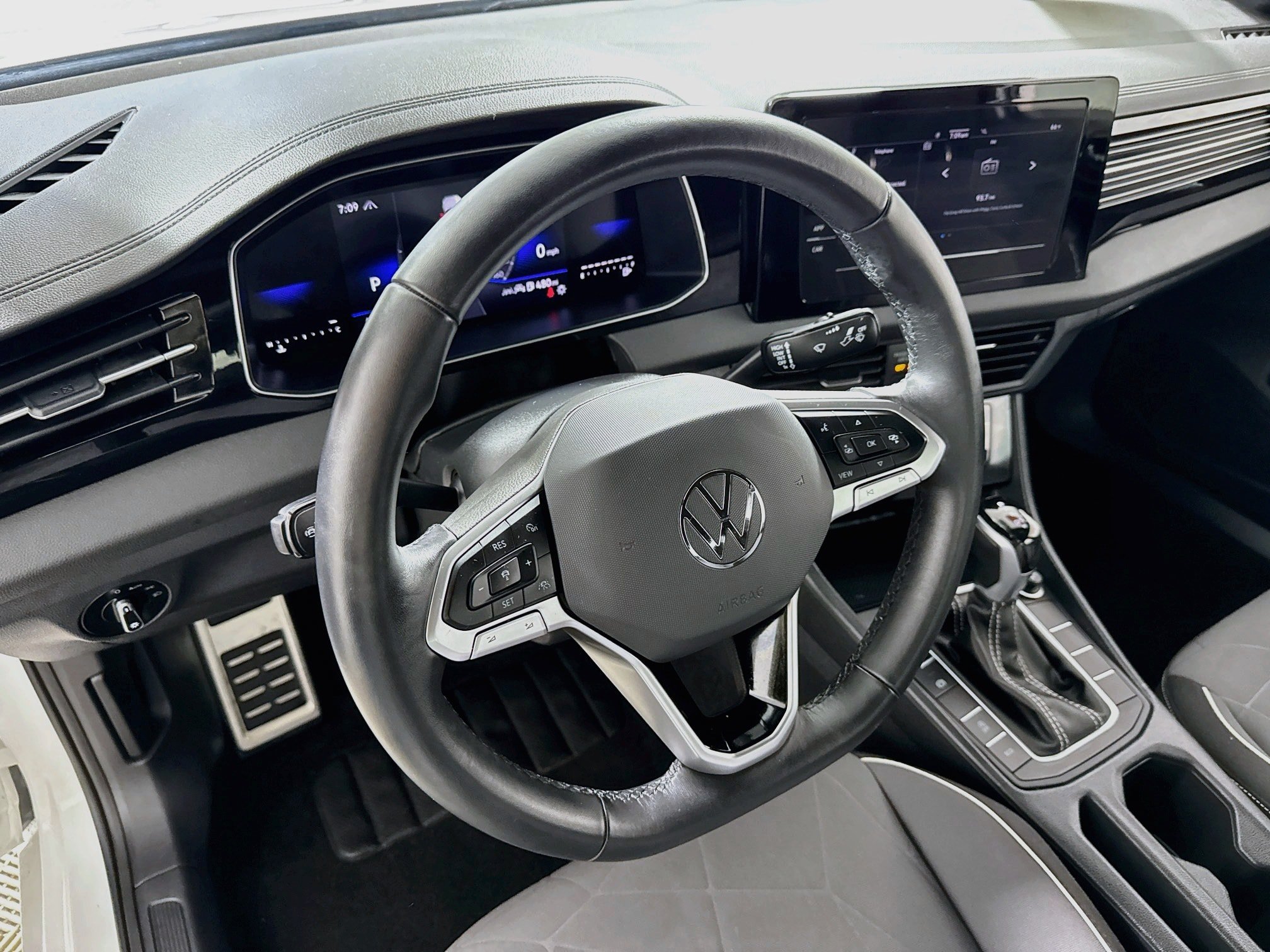 Used 2025 Volkswagen Jetta Sport FWD image 23