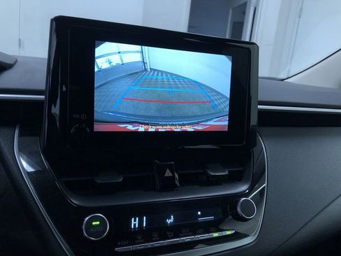 Used 2025 Toyota Corolla LE image 27