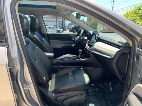 Used 2022 Jeep Compass Latitude w/ Sun and Sound Group AWD/4WD image 41