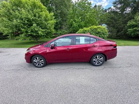 Used 2020 Nissan Versa SV FWD image 6