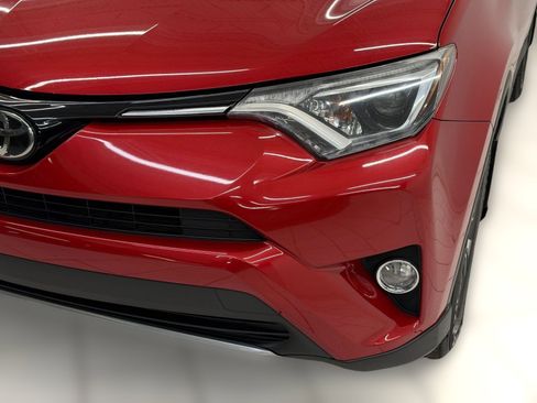 Used 2017 Toyota RAV4 XLE AWD/4WD image 10