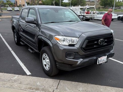 Used 2022 Toyota Tacoma SR image 3