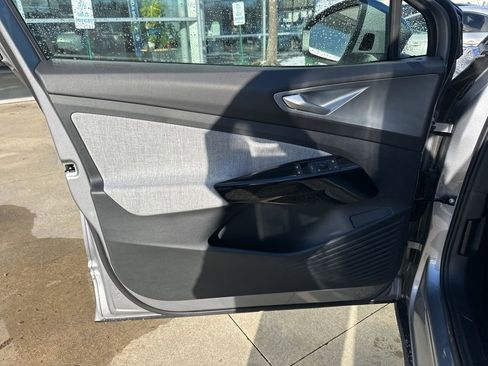 New 2025 Volkswagen ID.4 Pro image 10