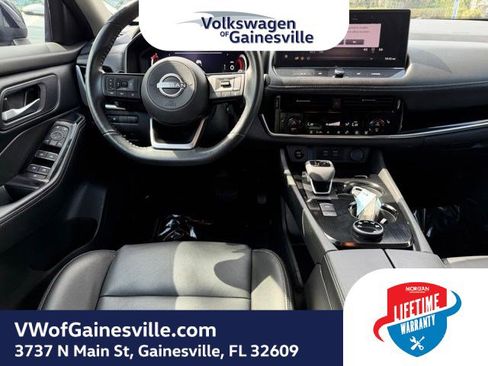 Used 2024 Nissan Rogue SL AWD/4WD image 14
