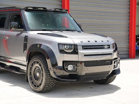 Used 2023 Land Rover Defender 110 X-Dynamic SE AWD/4WD image 7