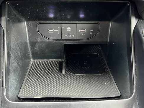 Used 2024 Kia Sorento S image 22