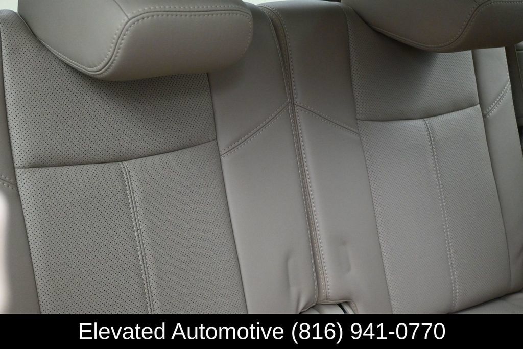 Used 2014 Nissan Pathfinder Platinum w/ Platinum Premium Package AWD/4WD image 15
