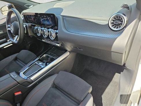 Used 2025 Mercedes-Benz GLA 250 image 21