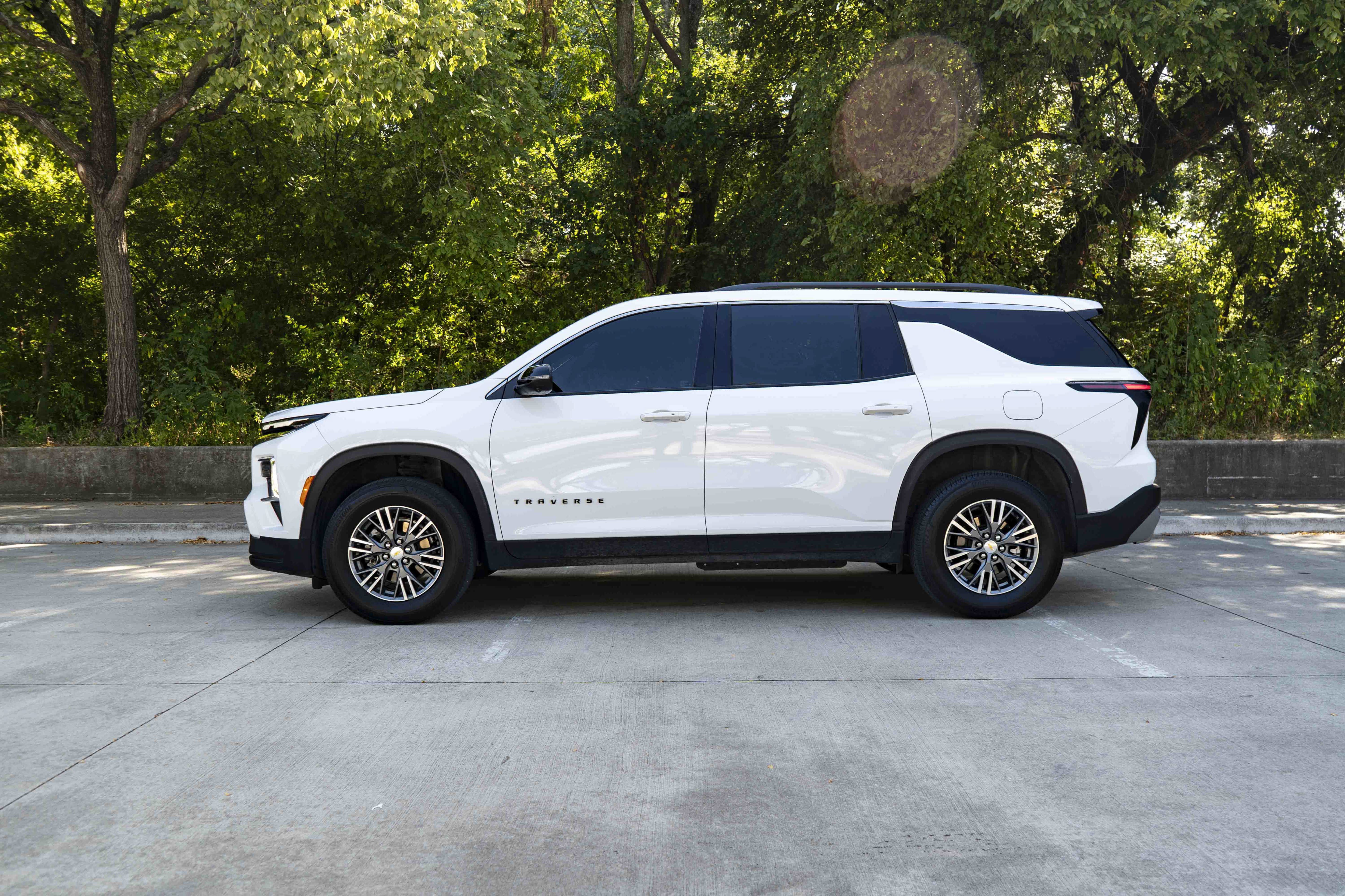 Used 2026 Chevrolet Traverse LT w/ Driver Confidence Package FWD image 6
