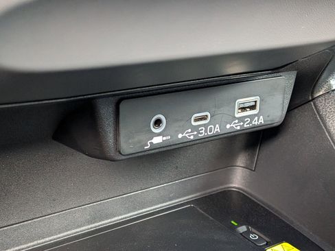 Certified 2025 Subaru Crosstrek 2.5i Limited w/ Crosstrek Mirror Package image 22